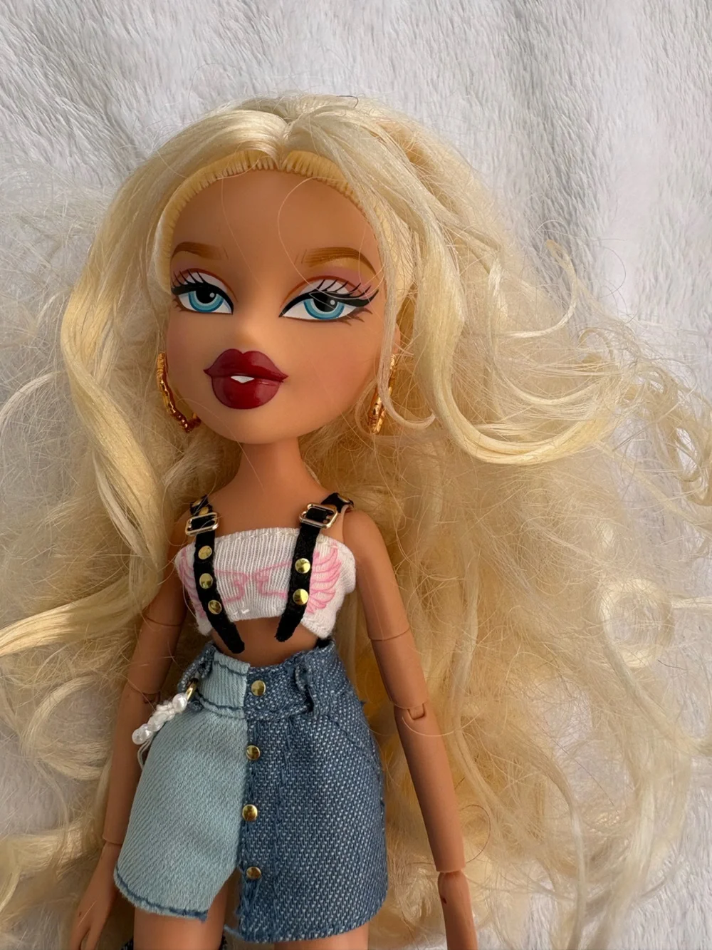 Bratz Cloe alwayz Blonde Fashion Doll in Denim Overalls and Platform Heels